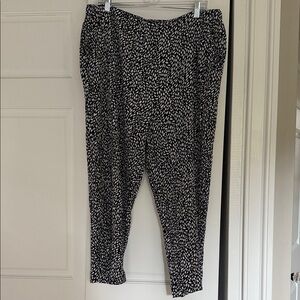 Chico's Black and White Patterned Capris
